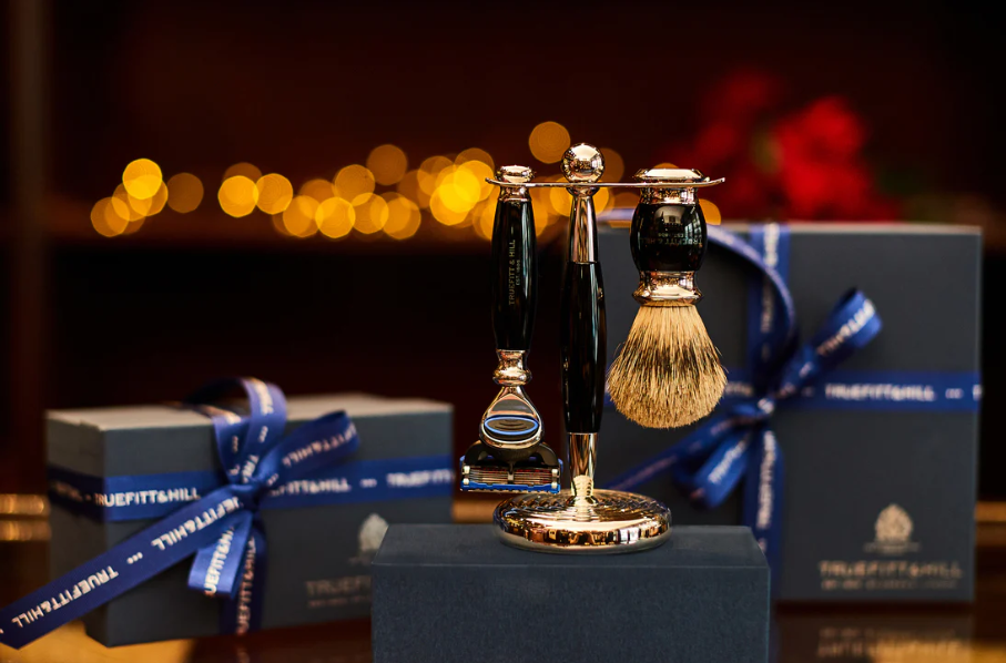 EXQUISITE SHAVING SETS FOR THE FESTIVE SEASON